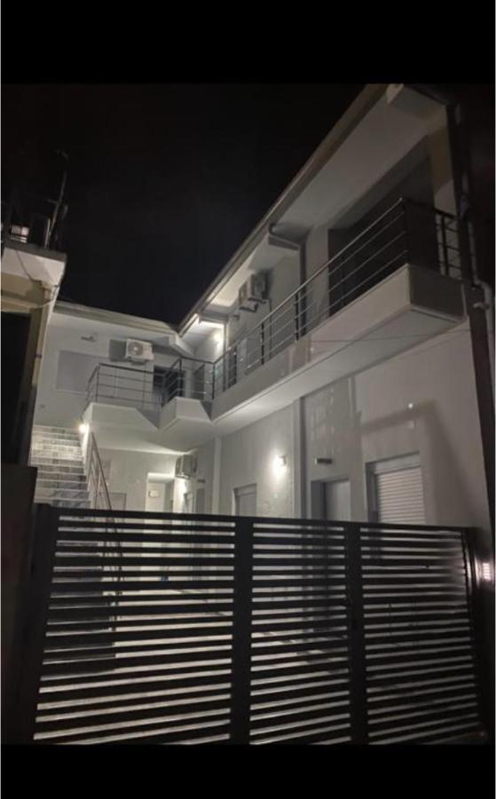 Όμορφο Δυάρι Με Βεράντα.! Apartment Kalamata Exterior foto
